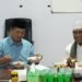 Cagub NTB Miq Iqbal Dijamu Makan Bakso dan Sholat Maghrib Berjamaah