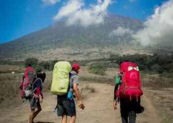 Dua Pendaki Jakarta Hilang di Gunung Rinjani, Satu Ditemukan Selamat
