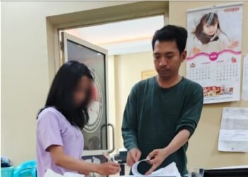 Diduga Pengedar Sabu, Sepasang Kekasih tidak Berkutik Saat Diciduk Polisi