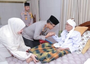 Usai Bertemu Datok Bagu, Kapolda Ziarah ke Makam Tuan Guru Hambali