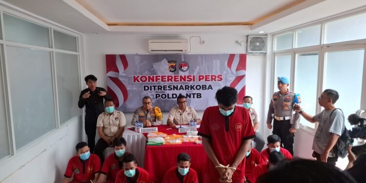 Selama Oktober Ditresnarkoba Polda NTB Tangkap 12 Tersangka dan Sita 1,5 Kilogram Sabu