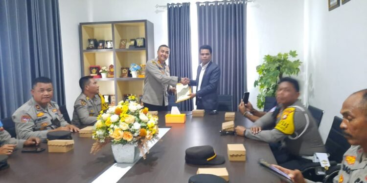 Dikunjungi Kapolres, Ketua DPRD Lombok Utara Minta Pengaman Jelang Pencoblosan Pilkada Ditingkatkan