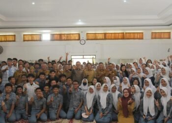PJ Gubernur NTB bersama Wamendagri berikan motivasi kepada siswa SMAN 1 Mataram