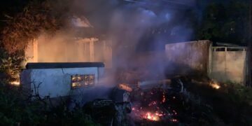 Rumah Tidak Berpenghuni Terbakar di Dusun Tempes Lombok Utara