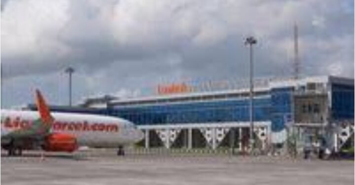 Dampak Erupsi Gunung Lewotobi NTT, 30 Penerbangan Bandara Internasional Lombok Ditunda