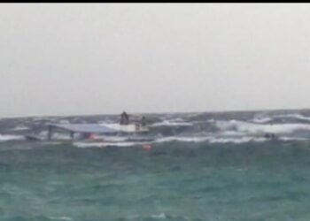 Dihantam Gelombang Tinggi, Boat Diving Pengangkut Penyelam Karam di Gili Trawangan