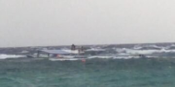 Dihantam Gelombang Tinggi, Boat Diving Pengangkut Penyelam Karam di Gili Trawangan