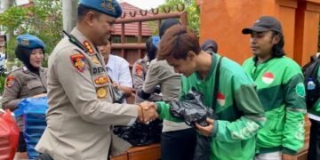 Ratusan Ojek Online di Mataram Dapat  Sarapan Gratis dari Bid PropamPolda NTB