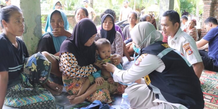 Banjir di Pujut Polres Loteng Bawa Bantuan dan Layanan Kesehatan Gratis