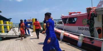 Kapal Nelayan Membawa 1,5 ton Ikan Kerapu Terbakar di Gili  Trawangan