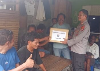 Sopir Terminal Mandalika Diberikan Arahan Kamtibmas dan Bingkisan Ramdhan