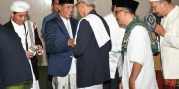 Bupati, Wakil Bupati Lotim Bersama Warga Kompak Sholat Idul Fitri di Masjid Al Mujahidin Selong