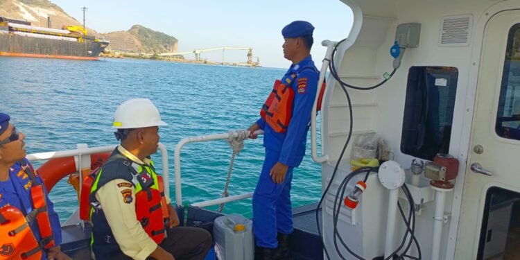 Ditpolairud Polda NTB Perketat Pengawasan  di Sekitar Perairan Pelabuhan PT. AMNT