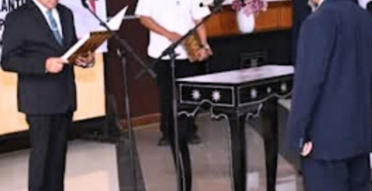 Bupati Lotim Mutasi Dr. Mugni dari Kepala Badan Kepegawaian Jadi Kepala Perpustakaan dan Arsip Daerah