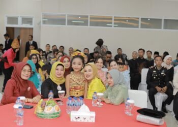 Polres Lombok Utara Salurkan 1000 Paket Bansos dan Layanan Kesehatan Gratis