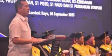 Gelar Wisuda Akbar, Gubernur NTB Apresiasi Lulusan Tiga Kampus Perguruan Tinggi Hamzar