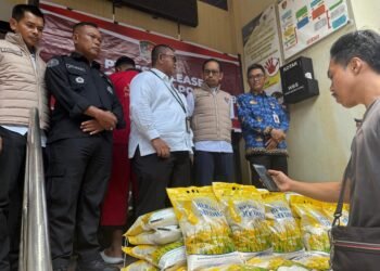 Berkas Rampung, Ditreskrimsus Polda NTB Serahkan Tersangka dan Barang Bukti Pengoplos Beras ke Kejaksaan