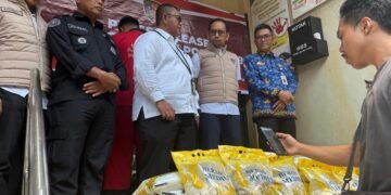 Berkas Rampung, Ditreskrimsus Polda NTB Serahkan Tersangka dan Barang Bukti Pengoplos Beras ke Kejaksaan