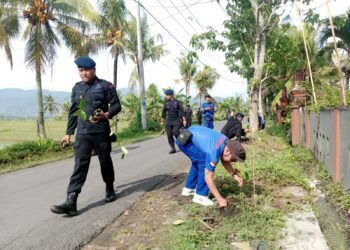 Brimob dan Pol Airud Polda NTB Tanam Ribuan Pohon di Desa Ranggarata