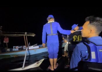 Pol Airud Selamakan Tiga Nelayan yang Hanyut Terbawa Arus di Laut Lombok Timur