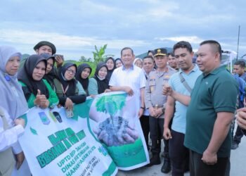 Gubernur dan Kapolda NTB Hadiri Panen Raya di Desa Banyu Urip Lobar