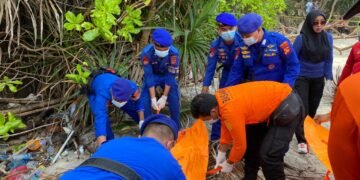 Mayat Perempuan Ditemukan Ditepi pAntai Pandanan Lombok Utara