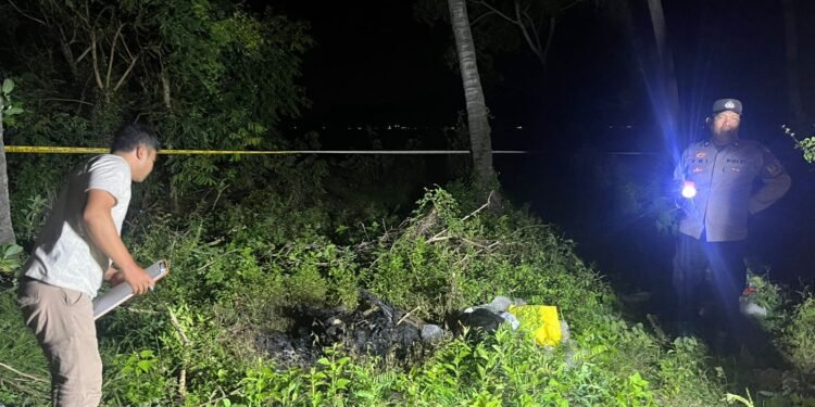 Warga Temukan Mayat Gosong Tergeletak di Pinggir Jalan Utama Sekotong Lombok Barat