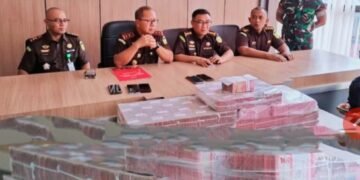 Mantan Bupati Lotim Ali Dachlan Serahkan 6,7 M ke Kejati NTB