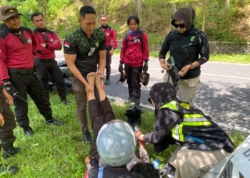 Biddokkes Polda NTB Siaga di  Long March dan Pembaretan Bintara Remaja