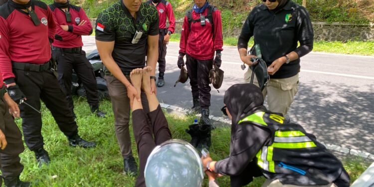 Biddokkes Polda NTB Siaga di  Long March dan Pembaretan Bintara Remaja