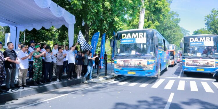 Kapolda NTB Hadiri Pelepasan Mudik Gratis Pemprov NTB