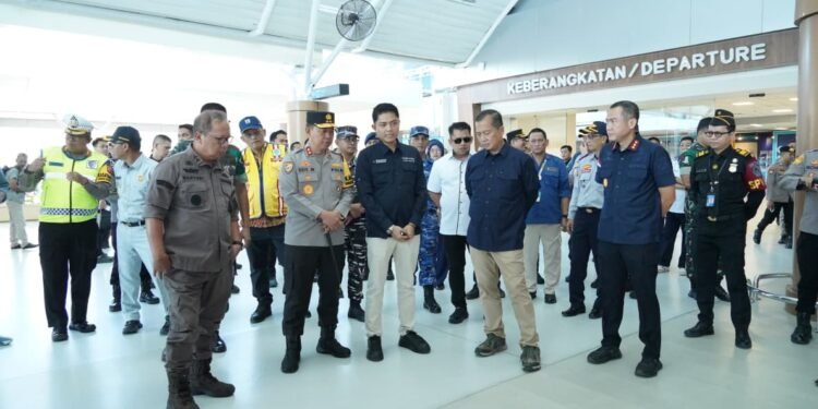 Kapolda NTB Pantau Arus Mudik di Bandara Internasional Lombok dan Terminal Bus Bertais