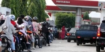 Masyarakat Panik Hawatir  BBM Langka dan Harga Naik