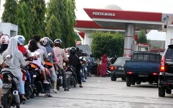 Masyarakat Panik Hawatir BBM Langka dan Harga Naik