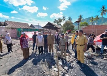 Wagub NTB Hadir di Tengah Korban Kebakaran Desa Lid