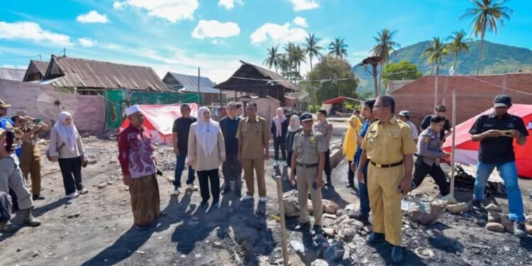 Wagub NTB Hadir di Tengah Korban Kebakaran Desa Lid