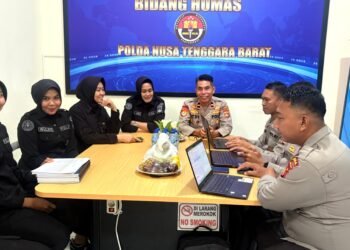 Kabid Dokkes Polda NTB dan Anggota  Tandatangani Fakta Integritas Bebas Narkoba