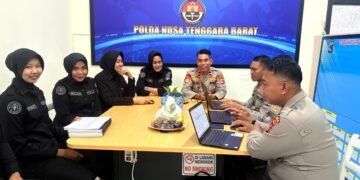 Kabid Dokkes Polda NTB dan Anggota  Tandatangani Fakta Integritas Bebas Narkoba