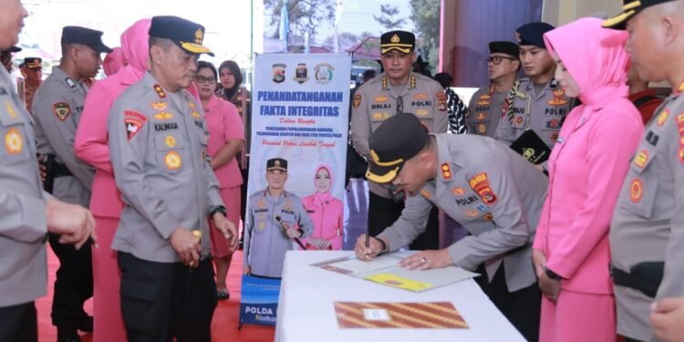 Kunjungi Polres Lombok Tengah, Kapolda NTB Berikan Motivasi kepada Anggota