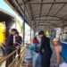 Sat Brimob Polda NTB Salurkan Air Bersih untuk Warga Pelabuhan Sape