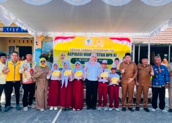 Puluhan Ribu Pelajar se-Pulau Lombok Terima PIP, Sari Yuliati Janji Perjuangkan Revitalisasi Sekolah