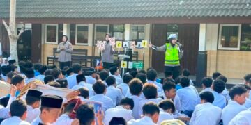 Dir Lantas Polda NTB Tanamkan Kesadaran Tertib Berlalulintas di MTsN 3 Mataram