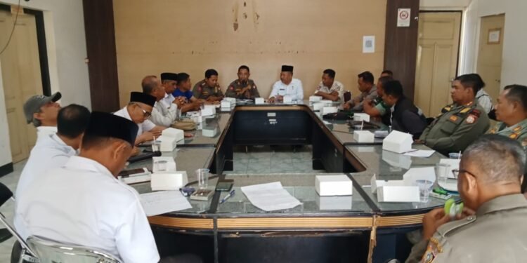 Satpol PP Lotim  akan Tertibkan Warung Remang Remang di Pantai Labuhan Haji dan Suryawangi