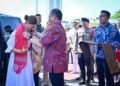 Putri Mahkota Victoria Tiba di Lombok, Disambut Tenun Sasak dan Minuman Rempah