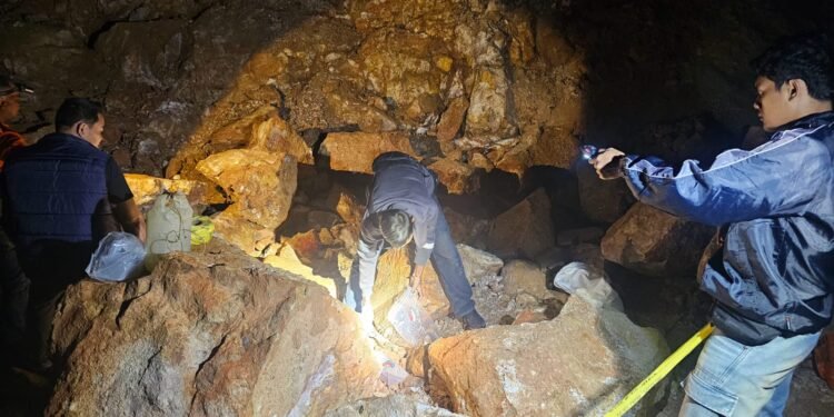 Tim Investigasi Polda NT B Olah TKP Lokasi Meninggalnya Penambang di Desa Lantung Sumbawa