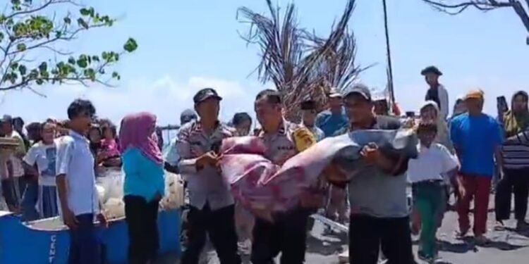 Puluhan Jam Ditelan Ombak. Pelajar  SMP di Lotim Ditemukan Meninggal di Pantai Ijobalit