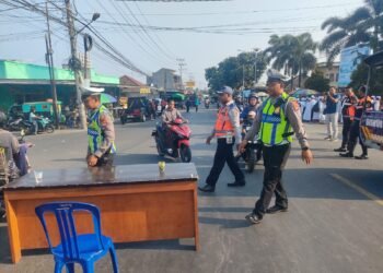 Hultah di NWDI Anjani, Satlantas Polres Lotim Alihkan Kendaraan ke Jalur Alternatif